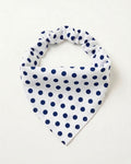 Bandana Céleste blanc à pois bleu marine fait main pour petit chien et chat - Cocoon Pets accessoires matchy
