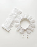 bandana chien en dentelle blanche avec perles accessoire et son bandeau, pour femme en dentelle fait main Cocoon Pets photo packshot