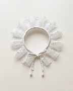 bandana chien en dentelle blanche avec perles accessoire fait main Cocoon Pets photo packshot